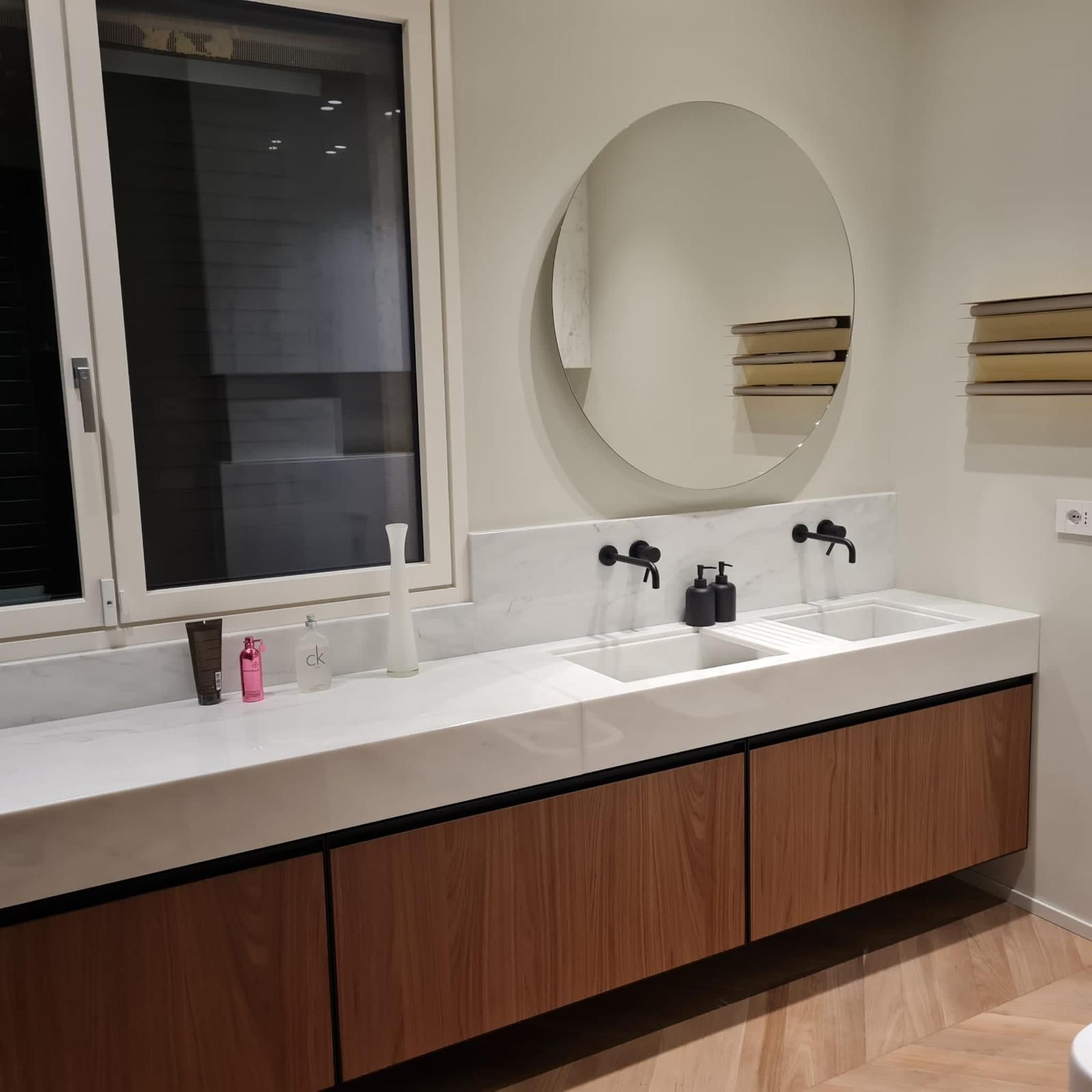 Rivestimenti per il bagno a Rimini in marmo