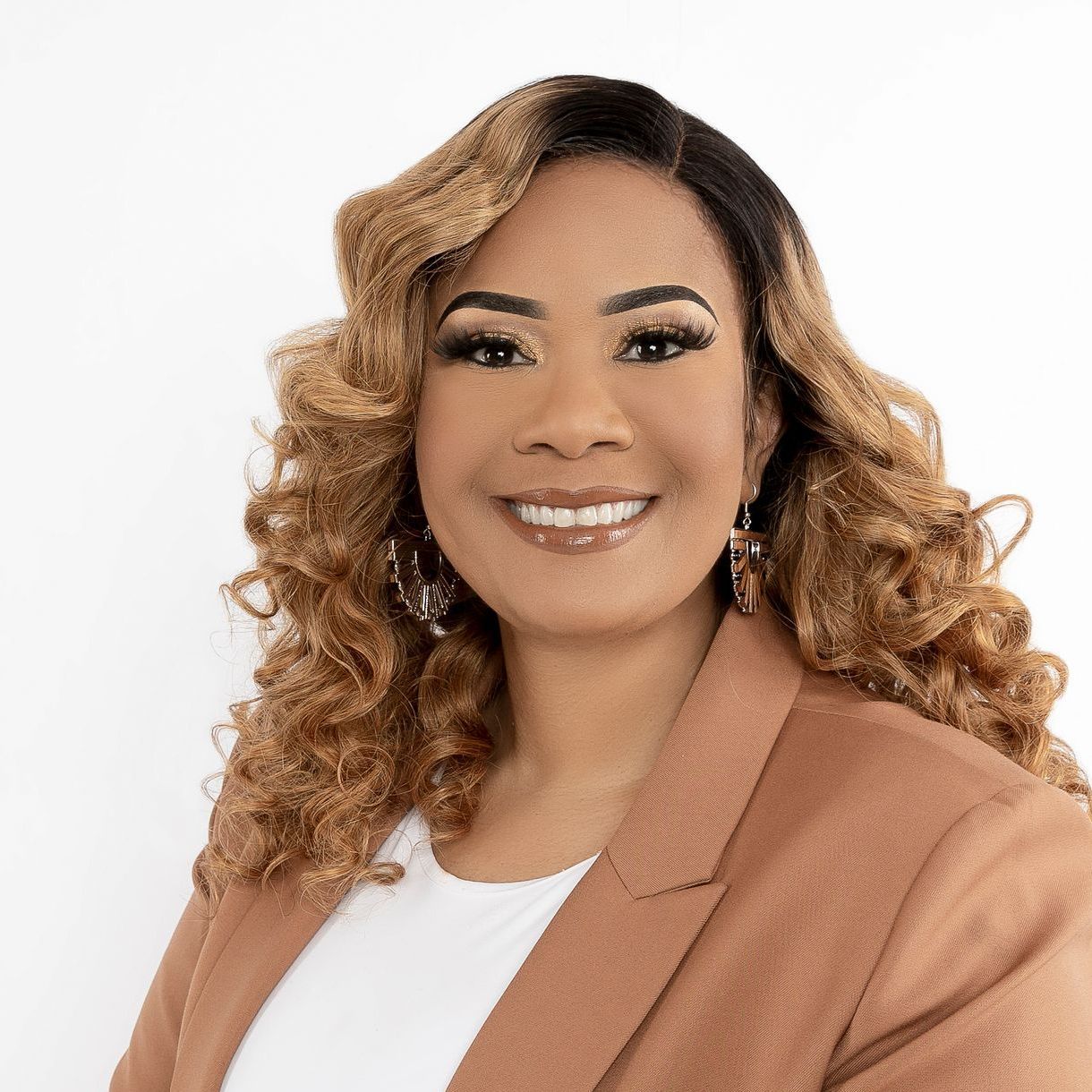 Irene T. Magee at the FaithInspiration Network conference, sharing insights on faith