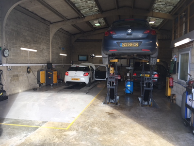 Car service - Abingdon, Oxfordshire - Bob Nichols Vehicle Services - Reception