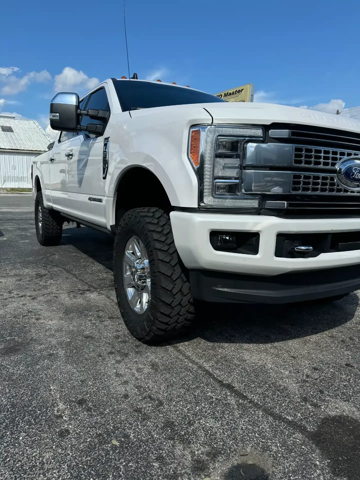 White Truck front view | DMR Diesel Repair, Inc