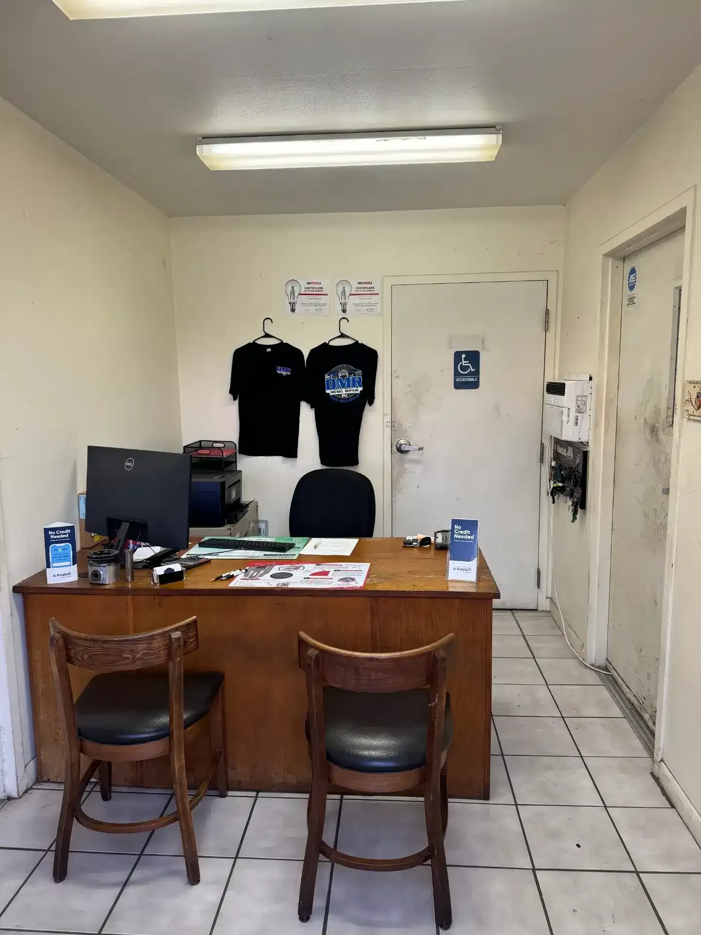 Receptionist Front | DMR Diesel Repair, Inc