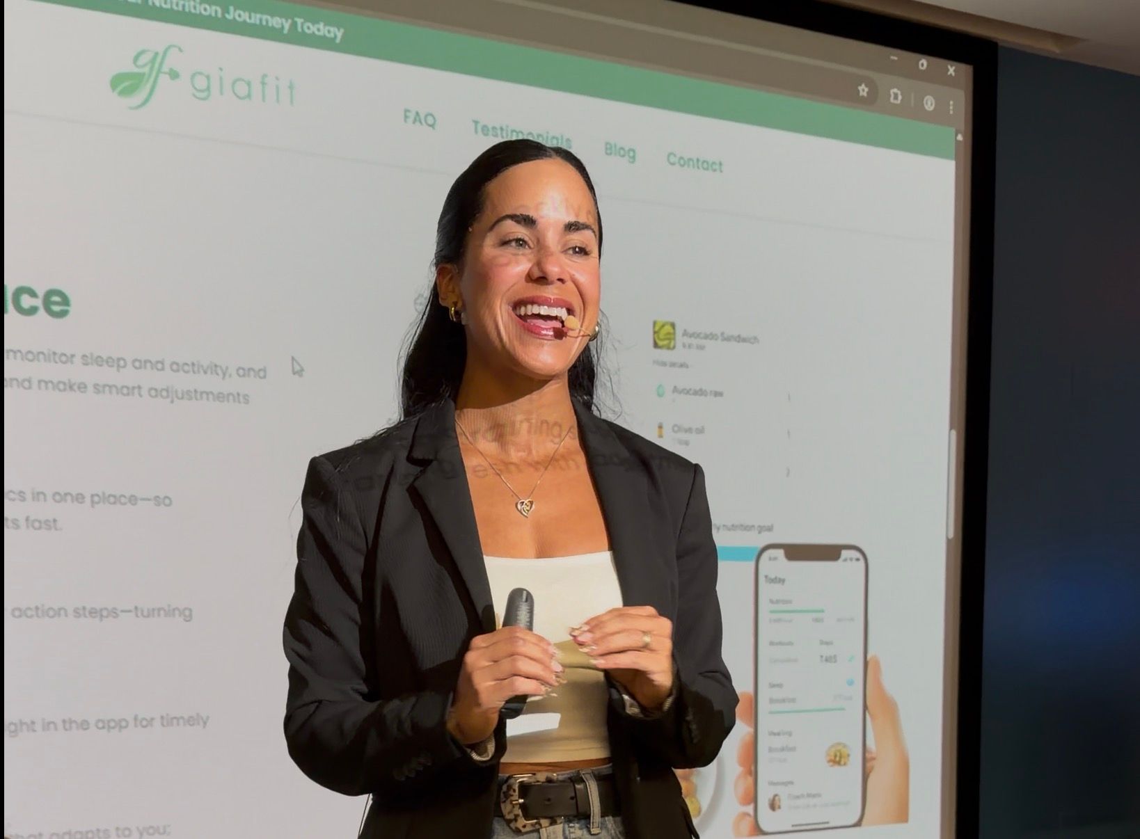 Gianna Rioseco giving a keynote presentation for a Nutritional Seminar