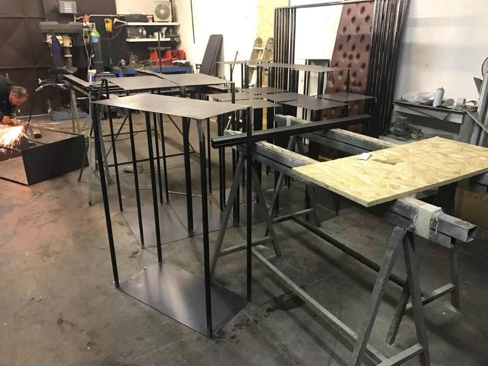 Laboratorio per la produzione di mobili in ferro