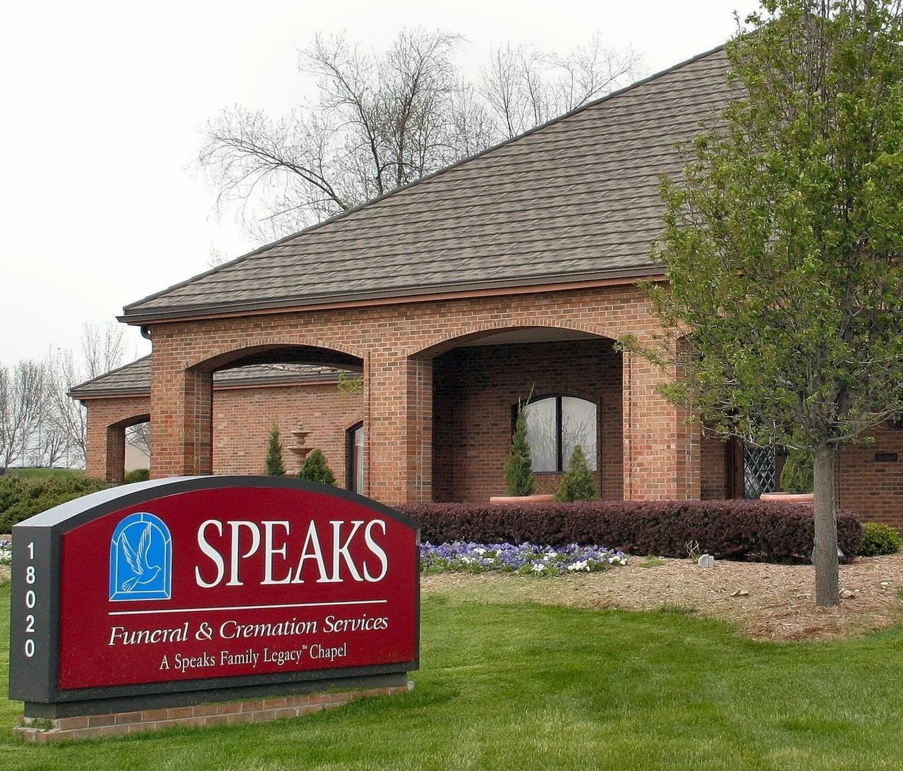 Speaks Chapels Funeral Home in Independence & Buckner, MO