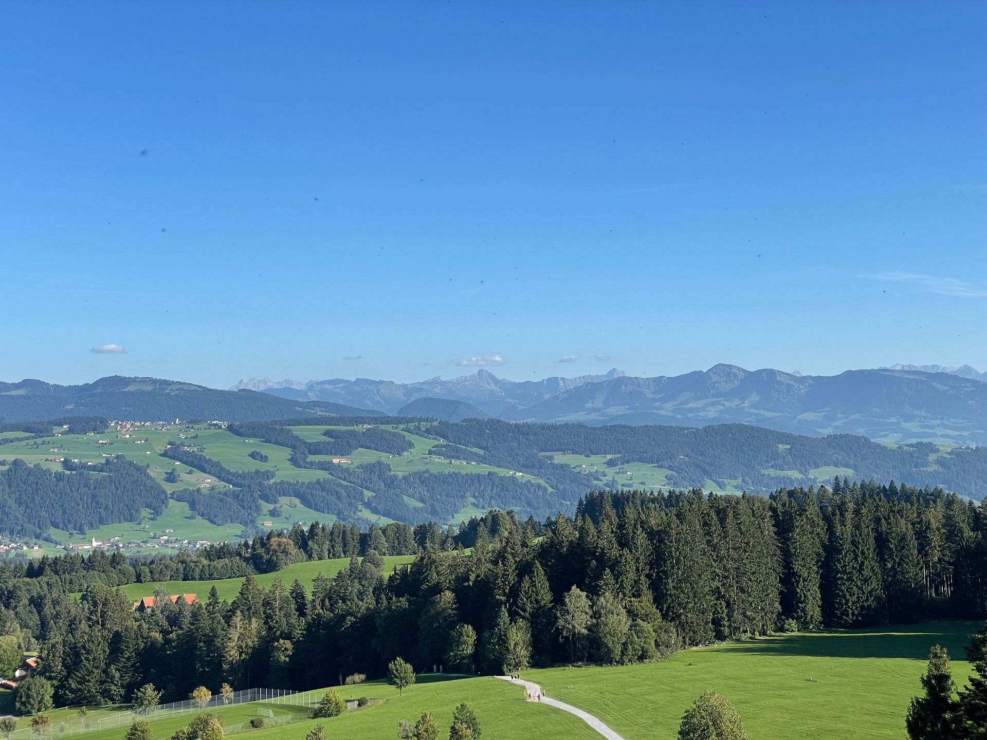 Blick über das Westallgäu in richtung Bregenzer Wald