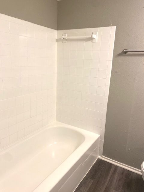 interior apartment bathroom tub