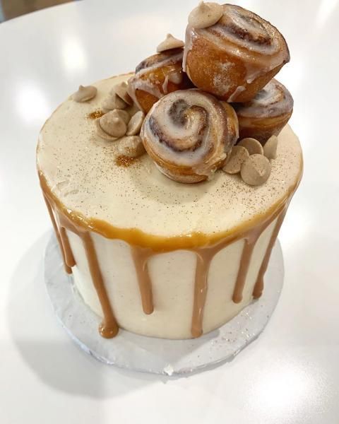 cinnamon roll cake