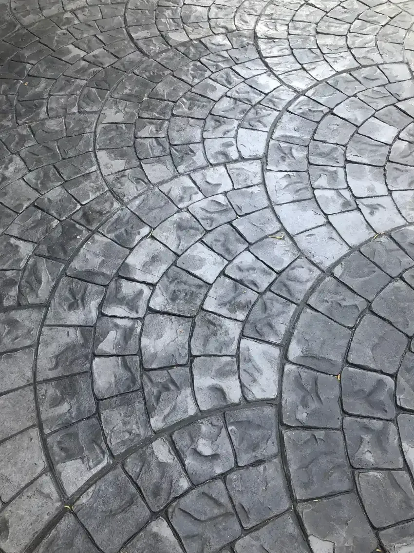 Rustic effect cobble effect pavers