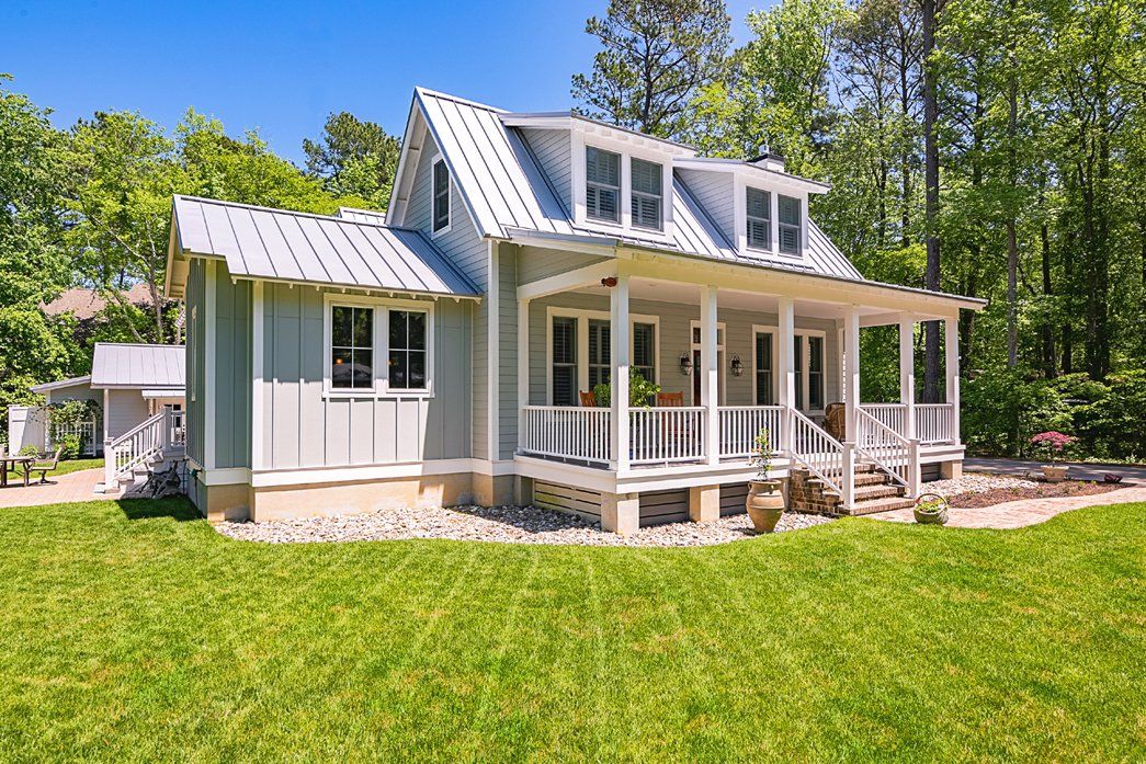 Grey home exterior | Exteriors | Bay to Beach Builders | Greenwood, DE 19950