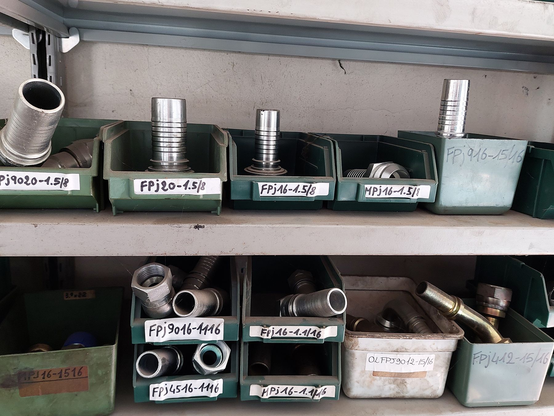 Tubi e raccordi oleodinamici