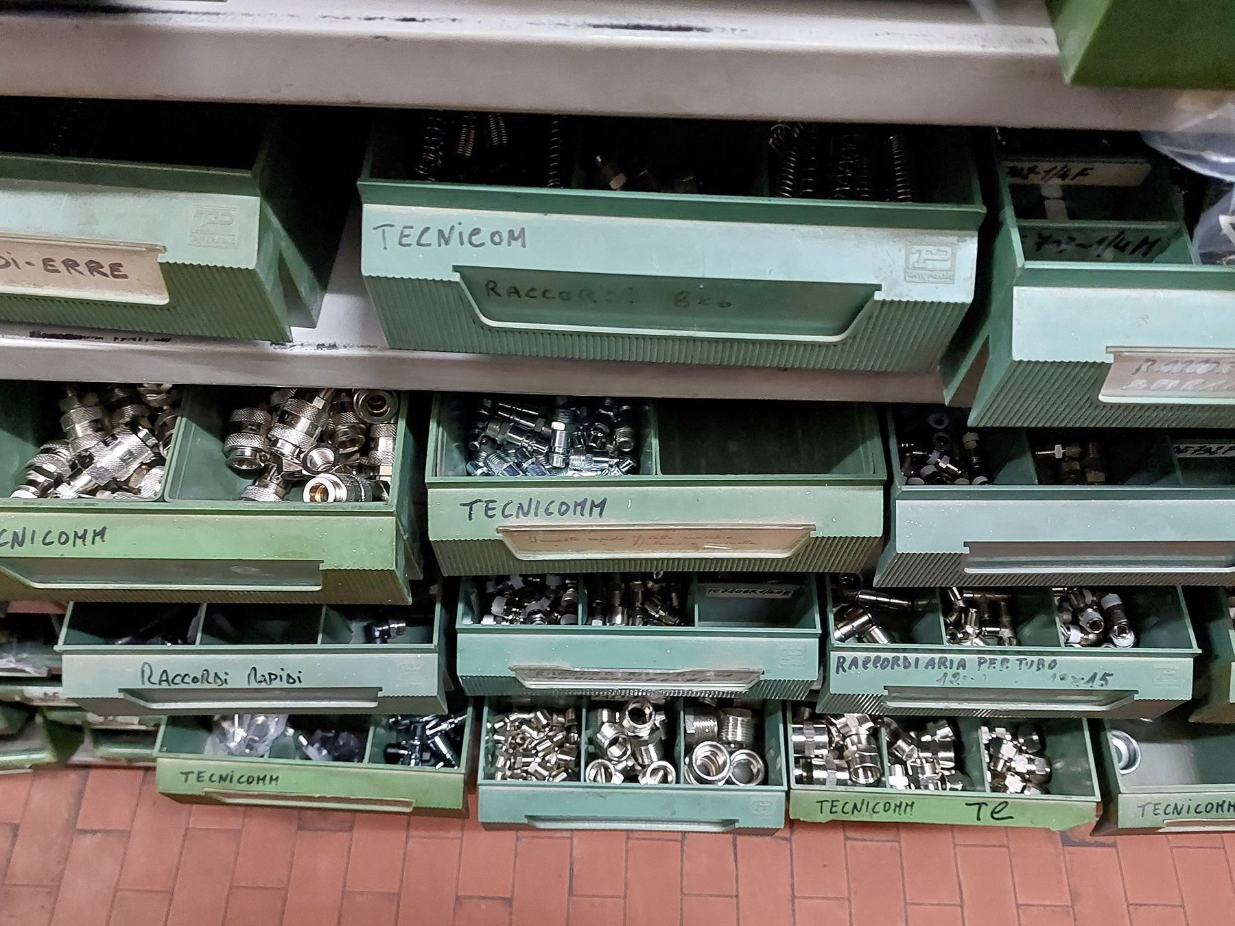 Tubi e raccordi pneumatici