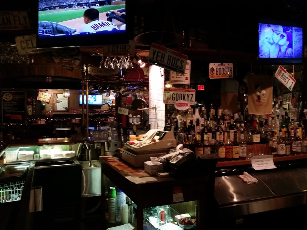 Bar — Columbus, OH — Plank's Cafe & Pizzeria