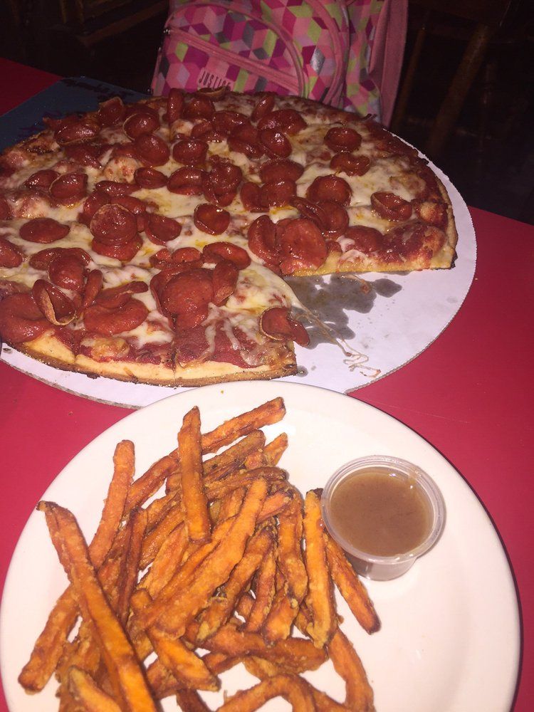 Pizza And Fries — Columbus, OH — Plank's Cafe & Pizzeria
