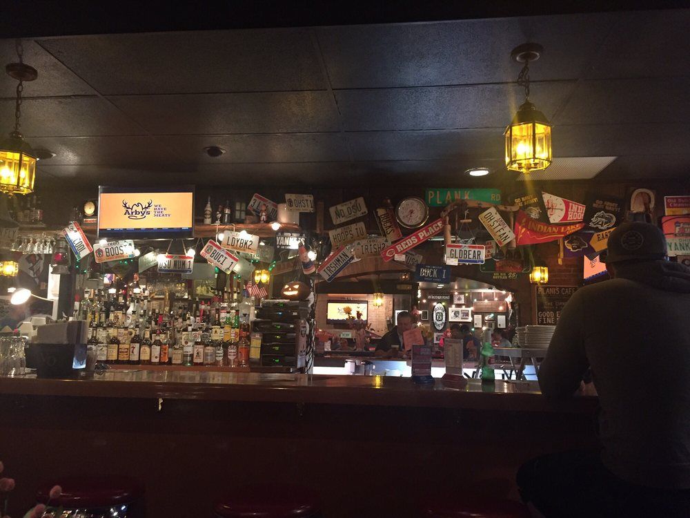 Restaurant Bar — Columbus, OH — Plank's Cafe & Pizzeria