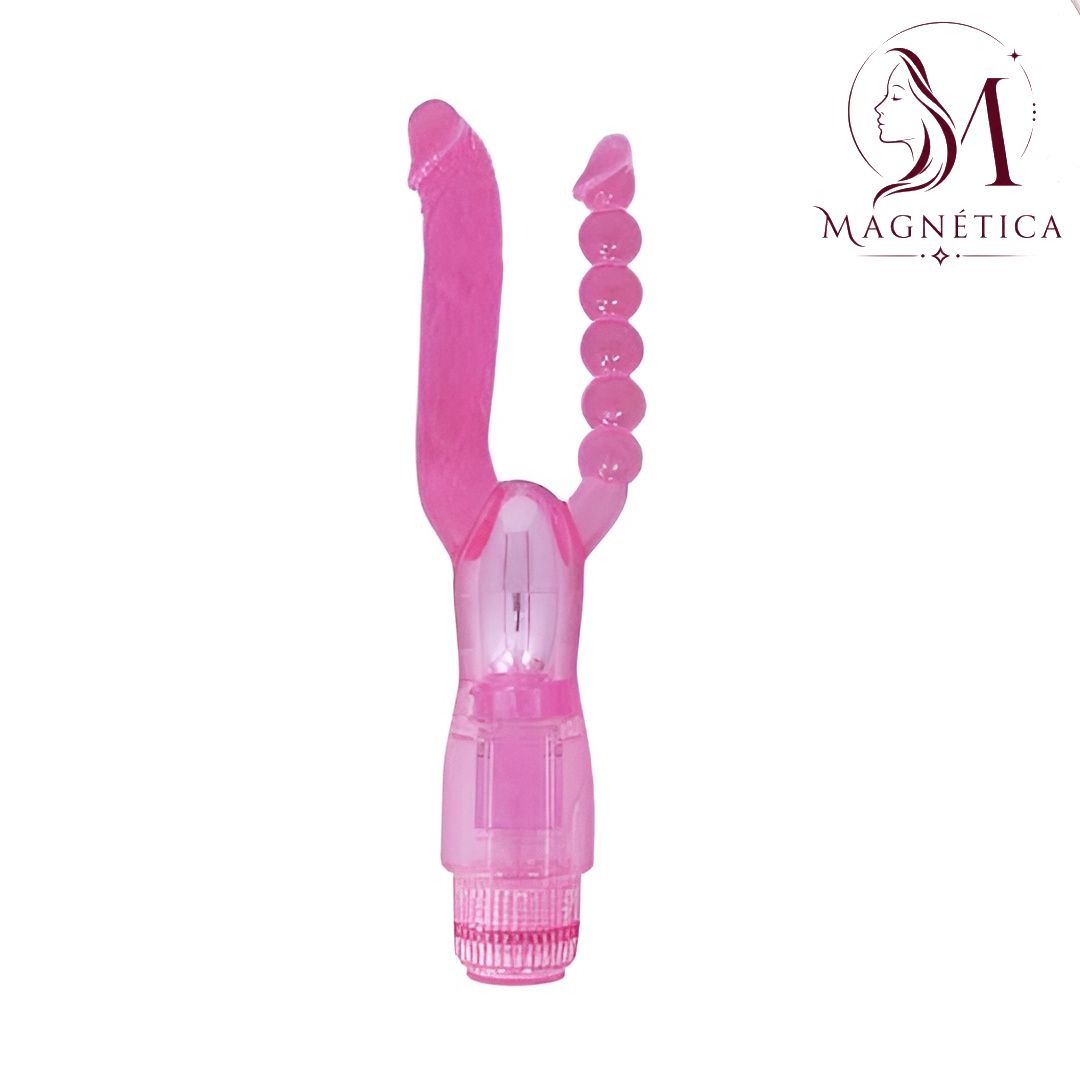 Vibrador rosa translúcido con forma de conejo, eje curvado y extensión con cuentas sobre fondo blanco.
