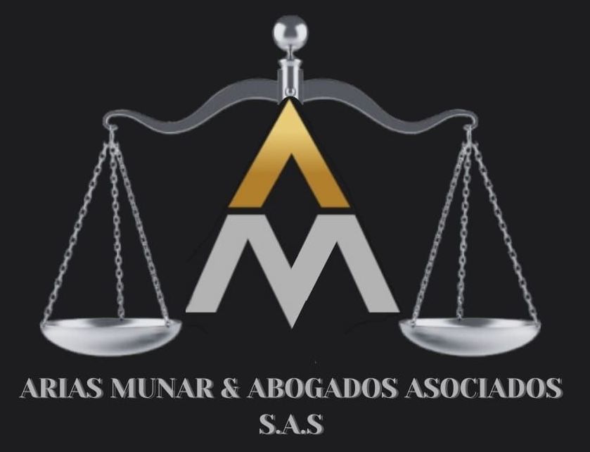 Balanza de la justicia con las letras 