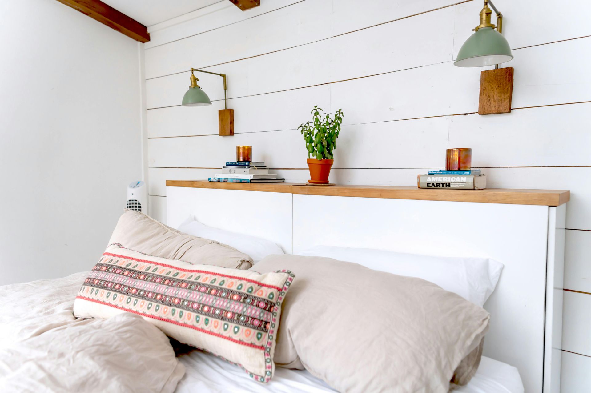 Shiplap Wall - Reservation Deposit