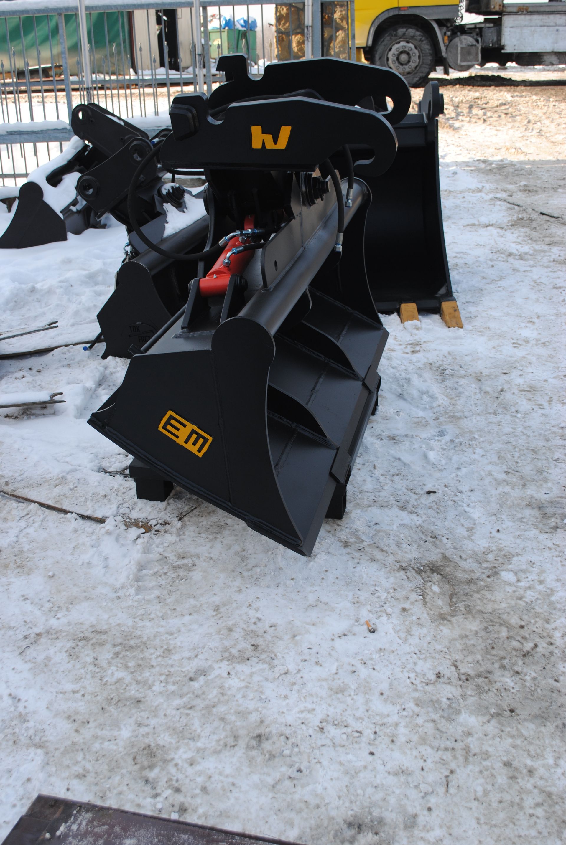 kaušai ekskavatoriams