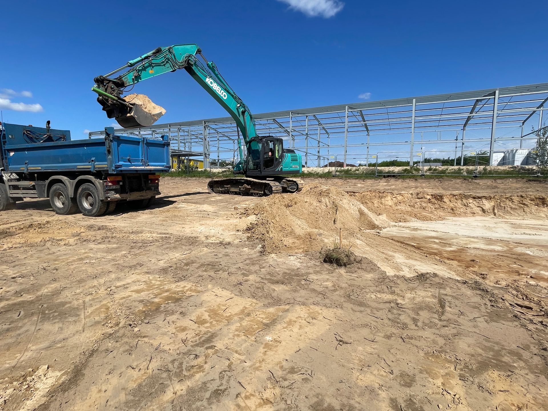 Grunto užvežimas ir pagrindu paruošimas