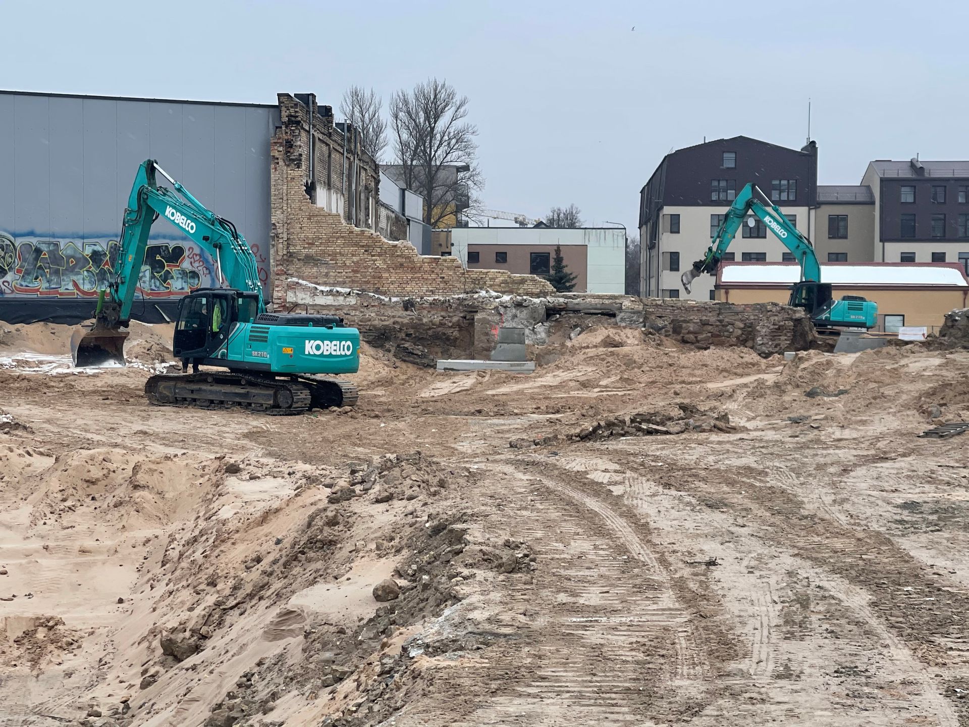 pamatų daubės kasimas