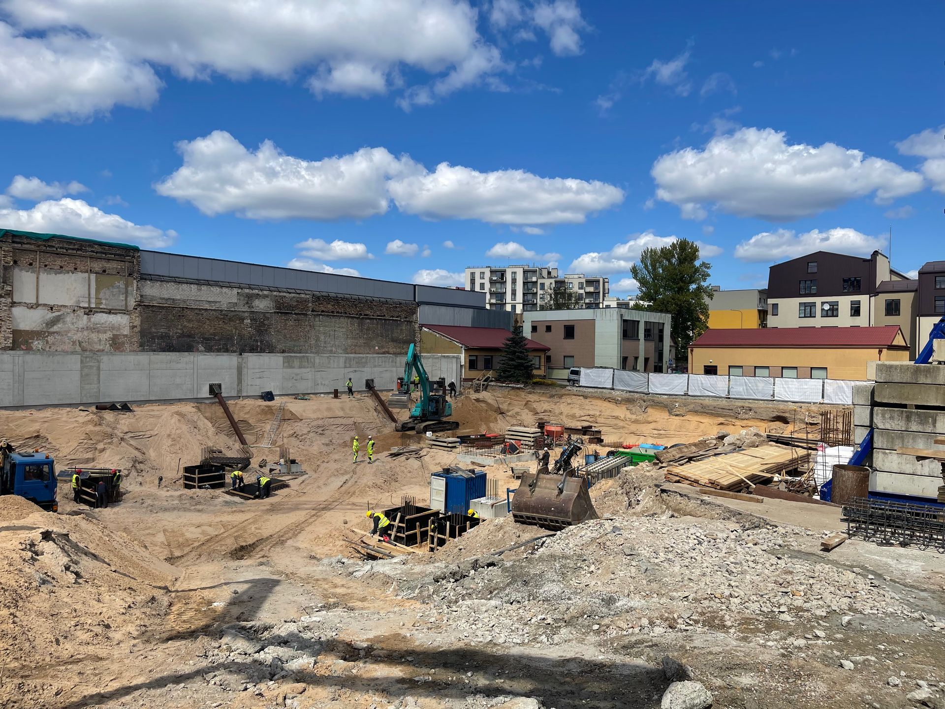 pamatų daubės kasimas