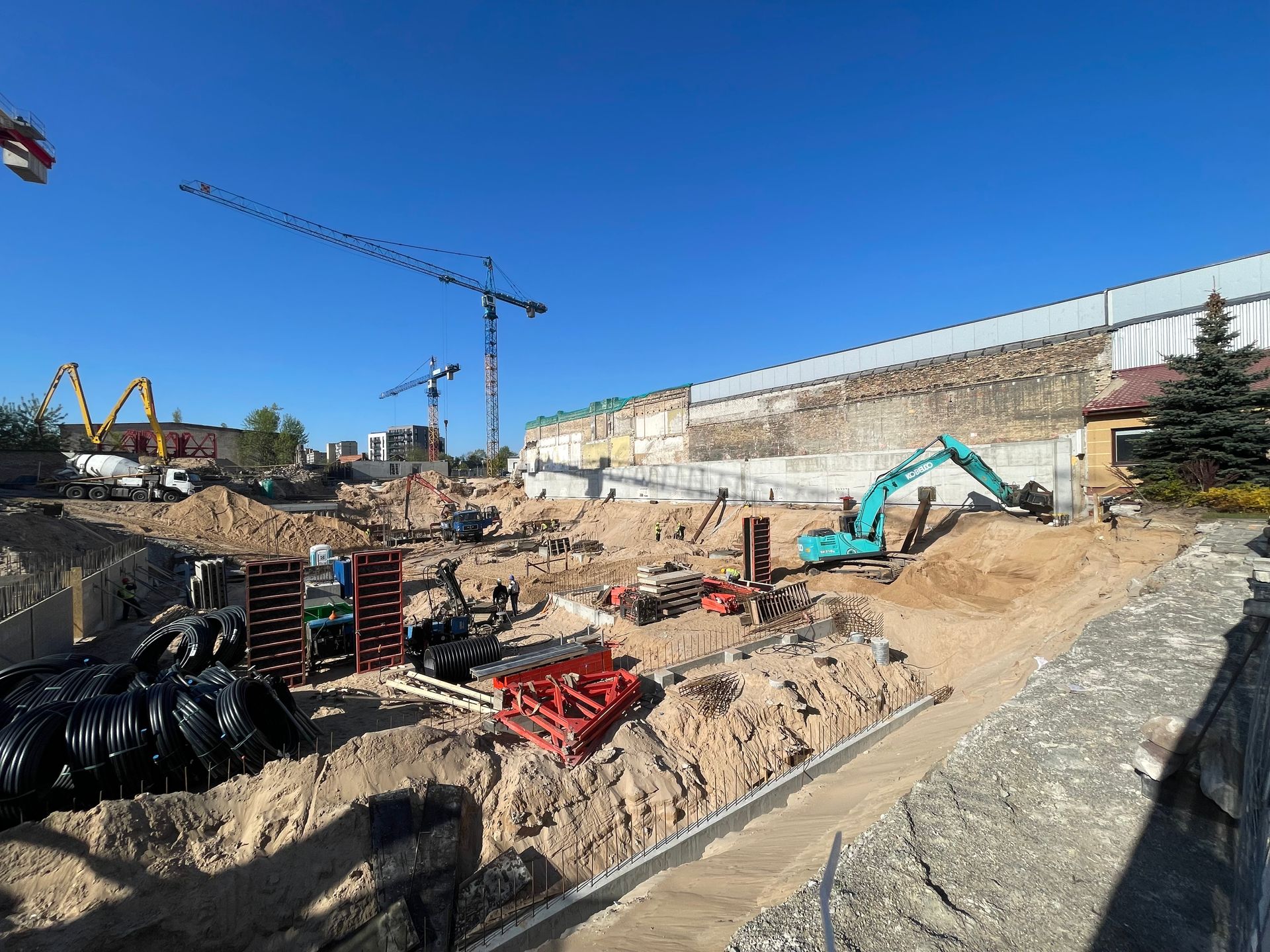 pamatų daubės kasimas