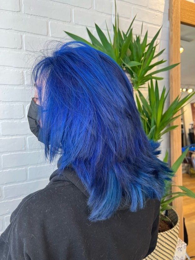 vibrant blue hair color