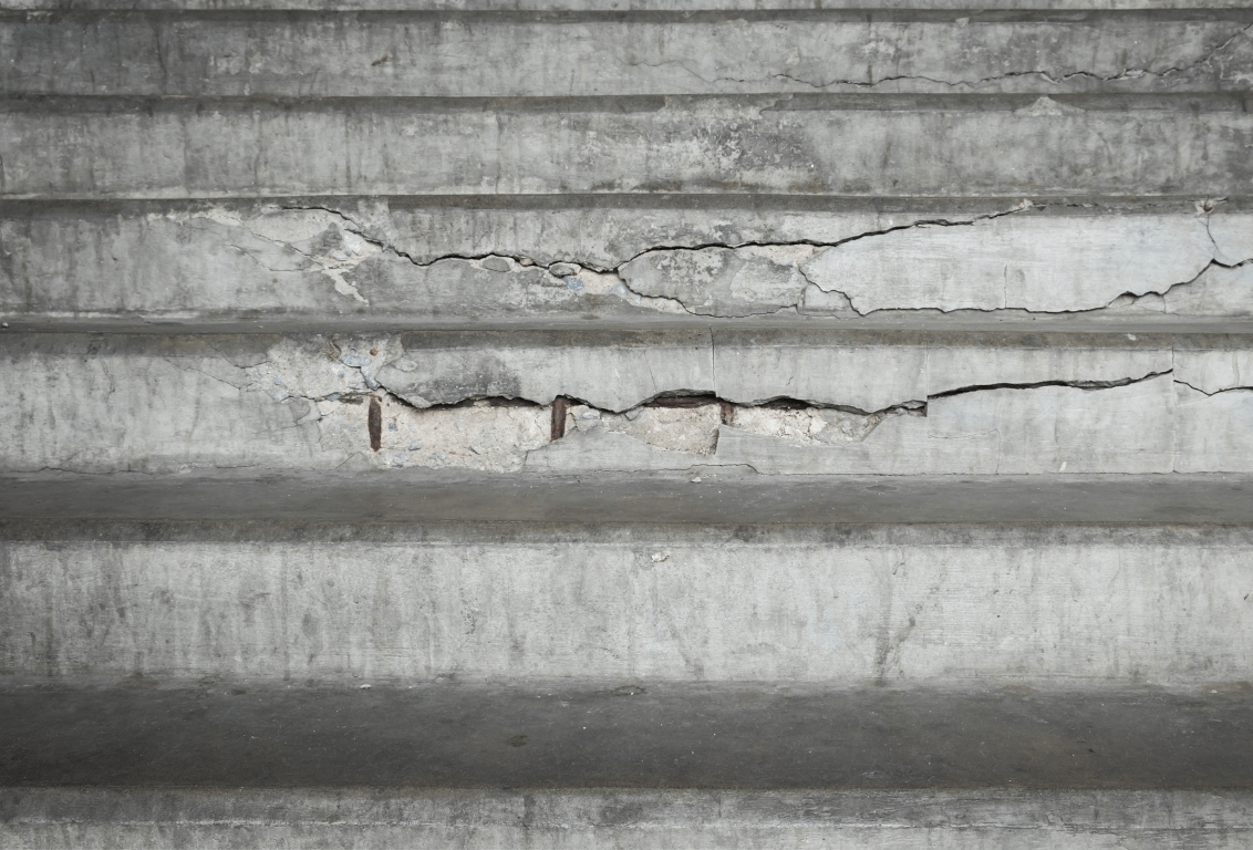 cracked concrete stairs