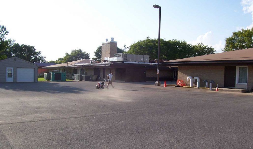 A photo of a parking lot taken on august 28 2009