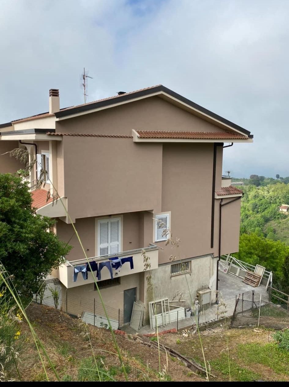 ristrutturazione facciata di un condominio a Catanzaro