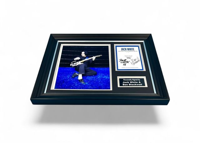 Cesc Fàbregas サイン入り写真 フレーム付き Cesc Fàbregas サイン入り写真 フレーム付き Cesc Fàbregas サイン入り