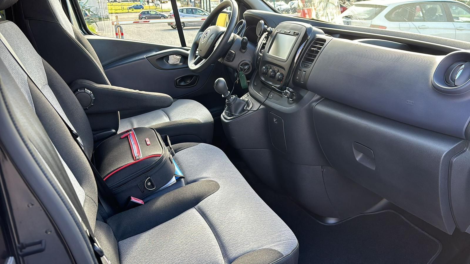 minibus noleggio NCC servizi taxi Vibo-Pizzo - Lamezia - Tropea