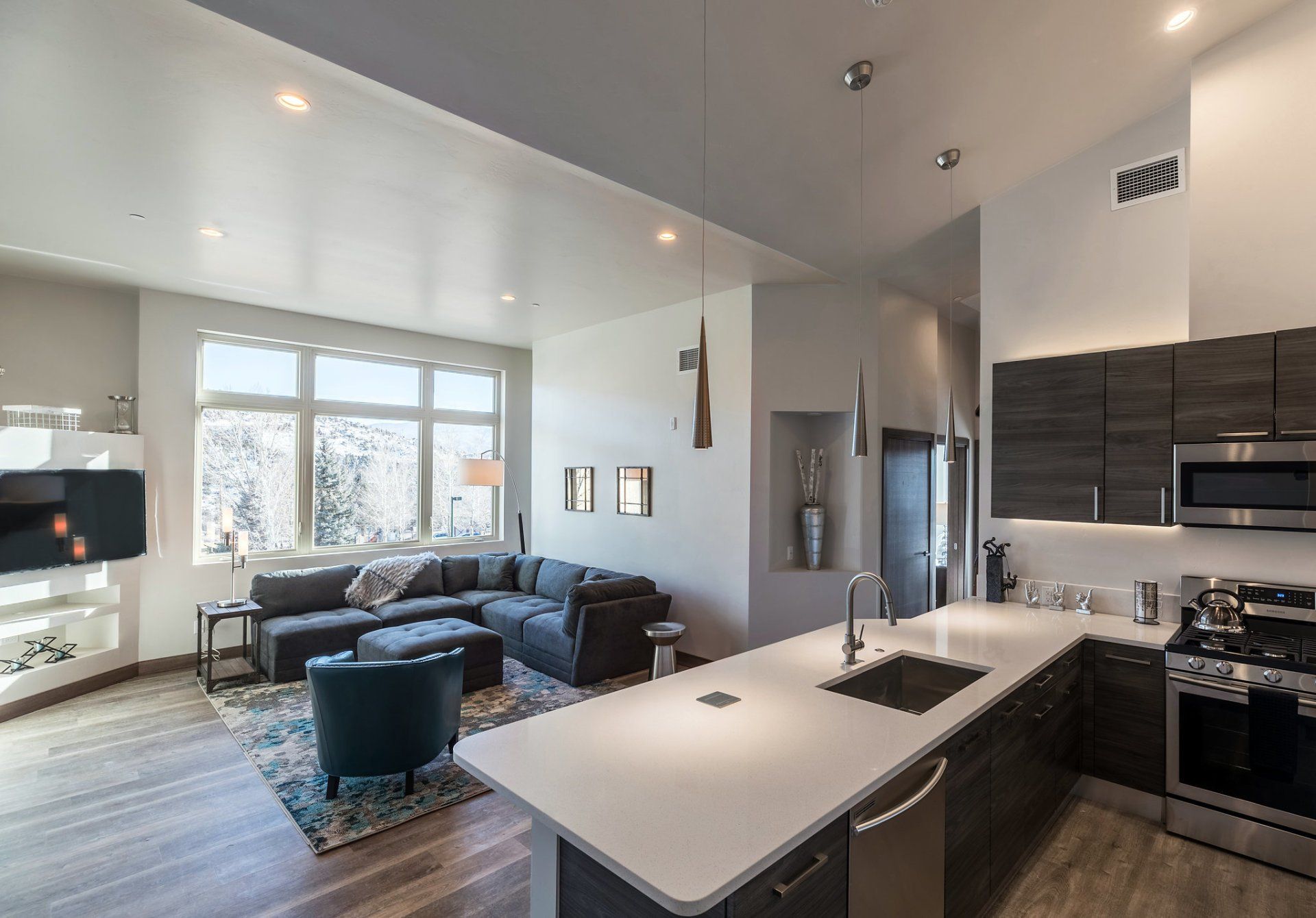 CL_1115_interior_living_dining