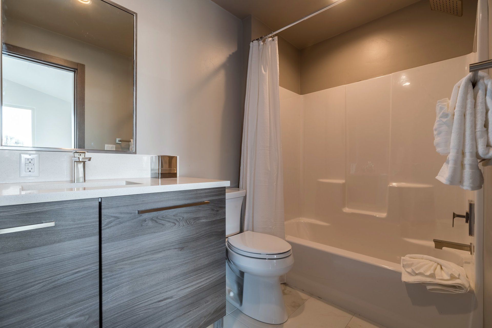 CL_1115_interior_master_bath