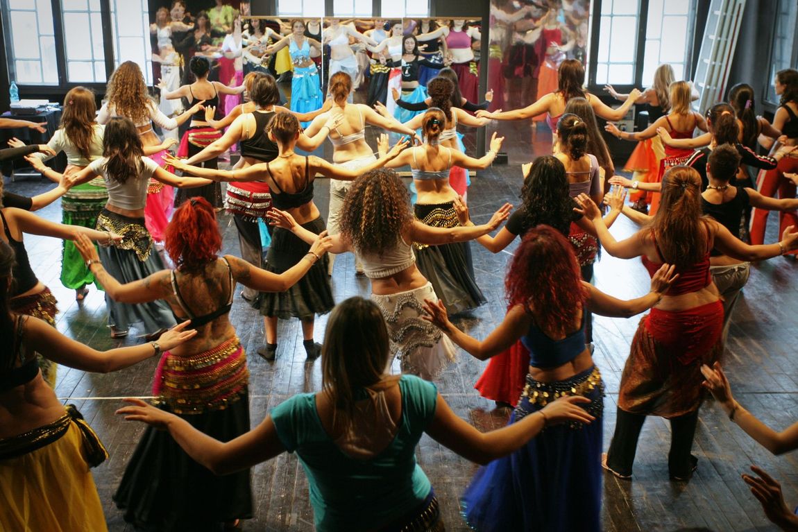 Choreographed dance parties perfect for hen parties, birthday parties, learn a fun dance routine for your hen party UK