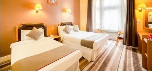 Twin bedroom at Sandringham Hotel Cardiff for hen party group accommodation