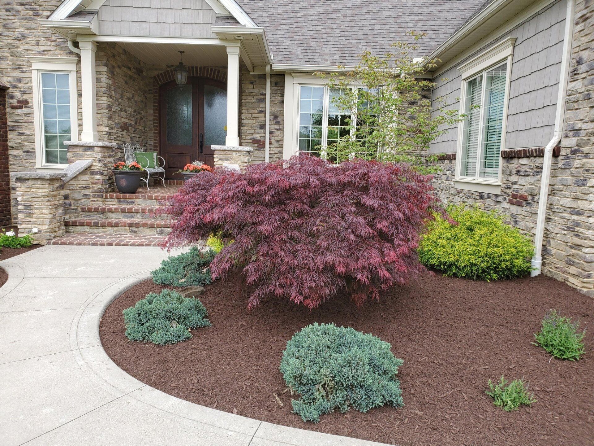 Garden At Front Of The House - Canton, OH - Warstler Bros Landscaping
