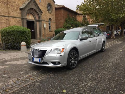 autofunebre di ultima generazione