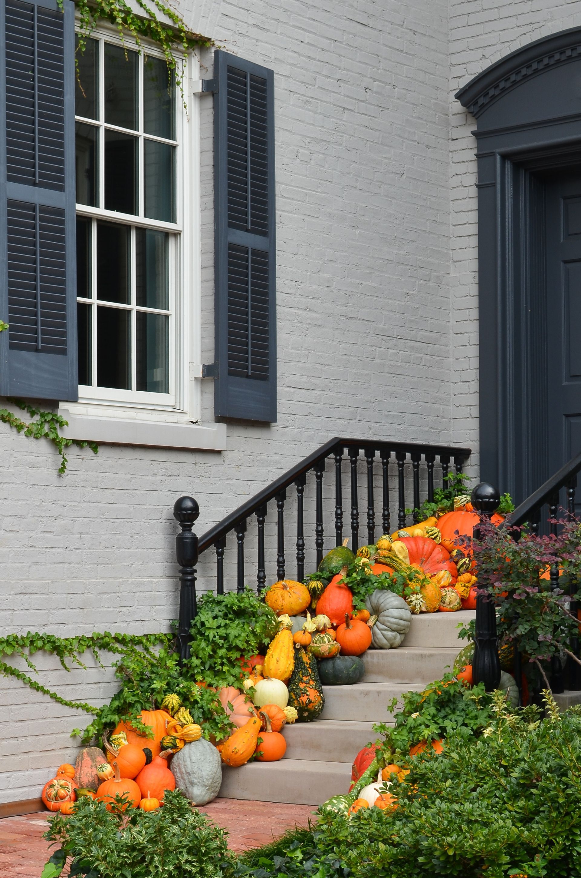Side_fence_with_fall_Pumpkin_Decor