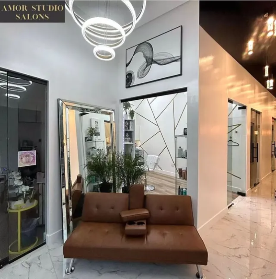 Salon Suite