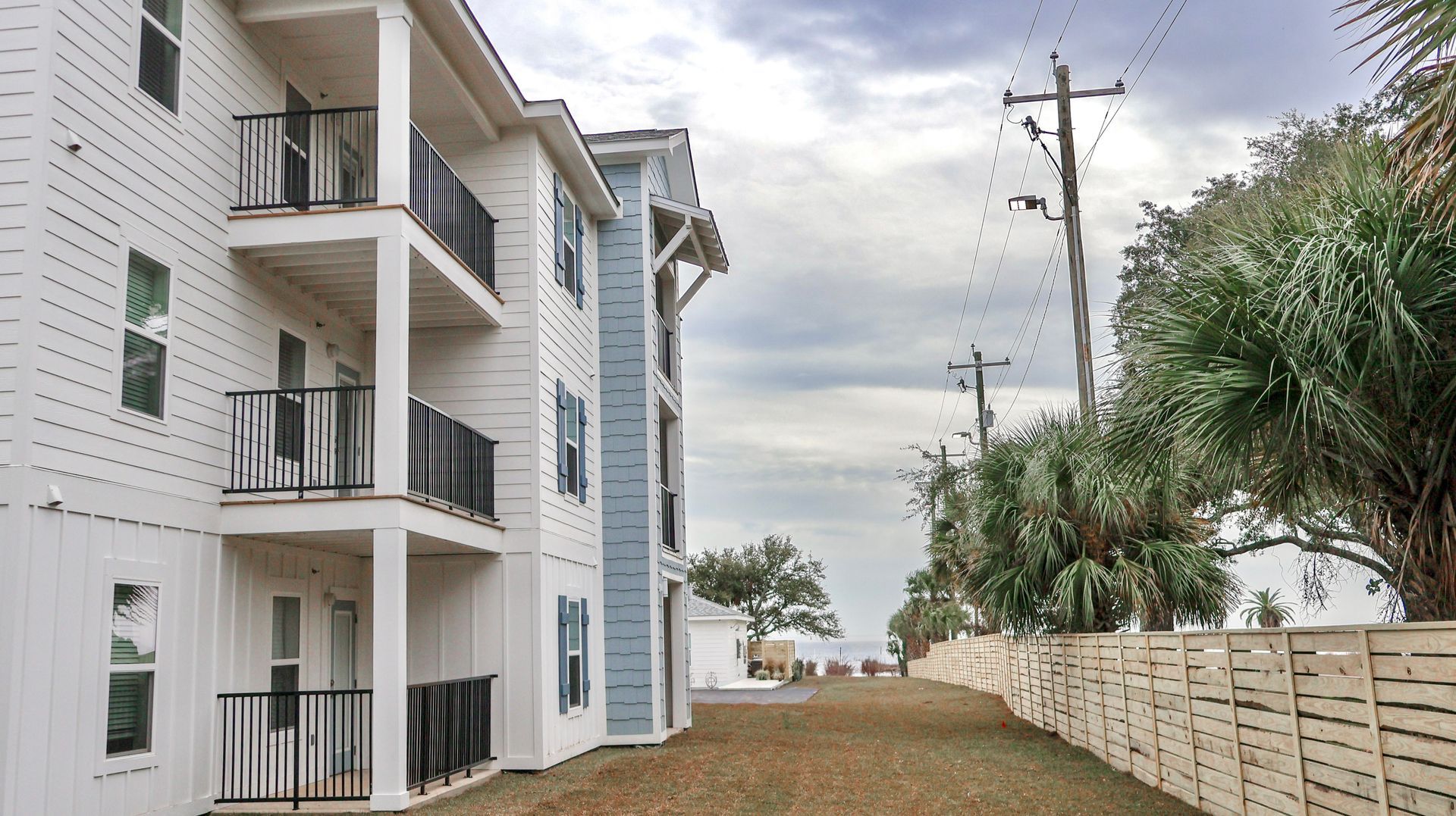 The Current Apartments in Biloxi, Mississippi 3 stories high and close to the water