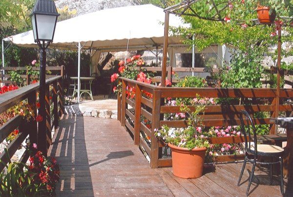 giardino ristorante con gazebo