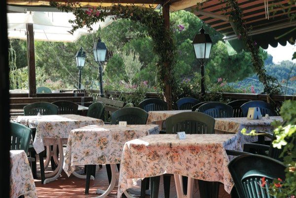 tavolini in giardino