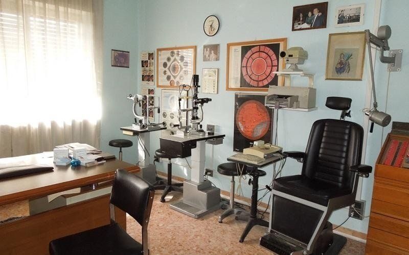 Attrezzature oculistiche