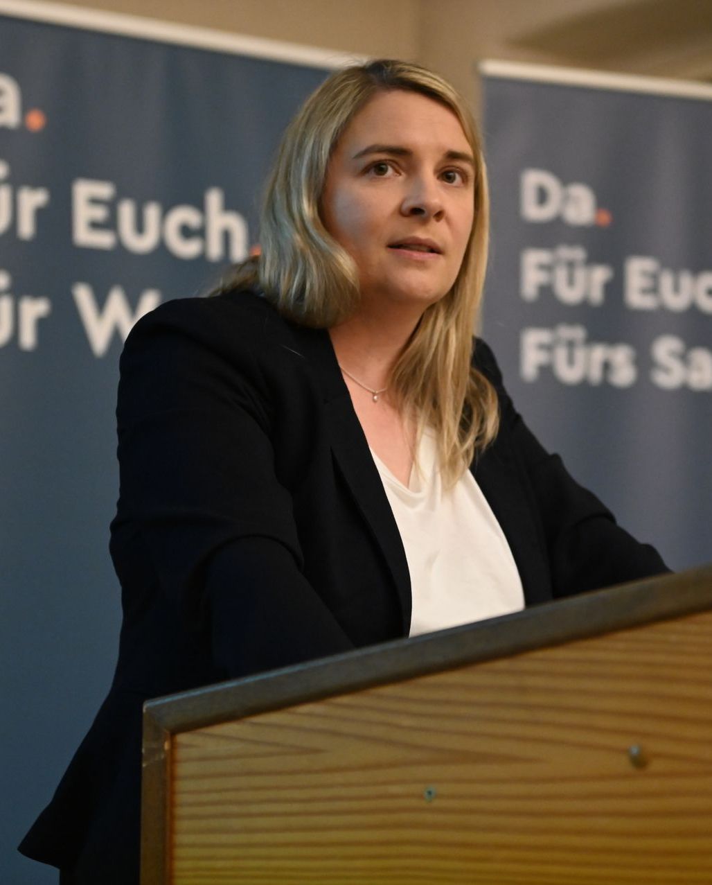 Dr. Kathrin Müller.