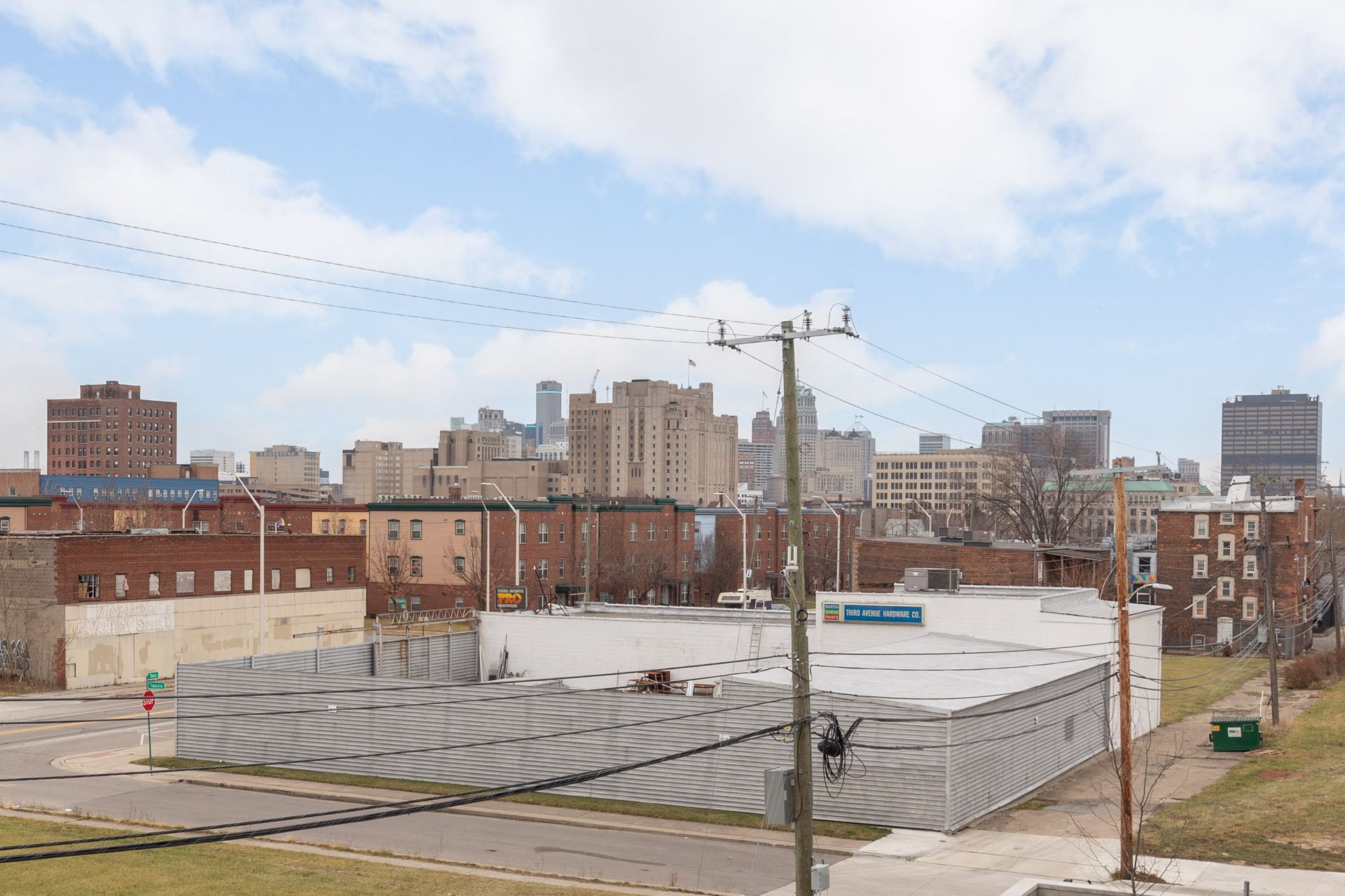 Fourth and Selden Exterior Photo