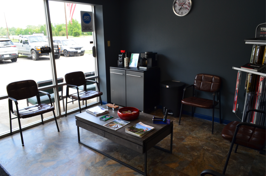Waiting Room at Akin Auto Care - Cleveland, TX