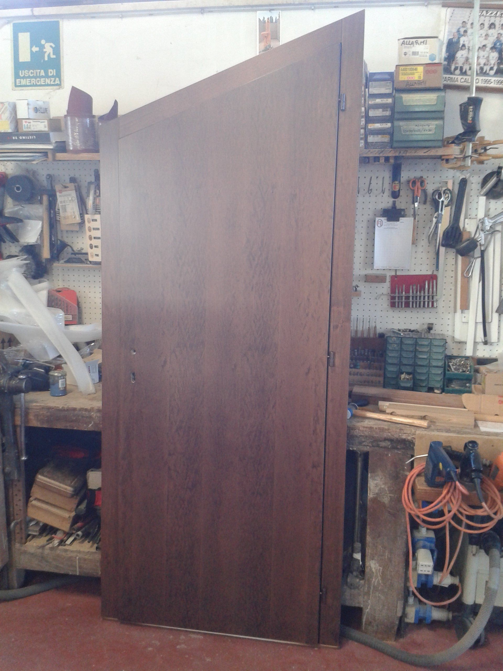 porta su misura con forma personalizzata