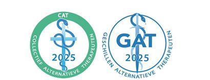 Twee ronde logo's, een groen en een blauw, met medische symbolen en tekst in het Nederlands.