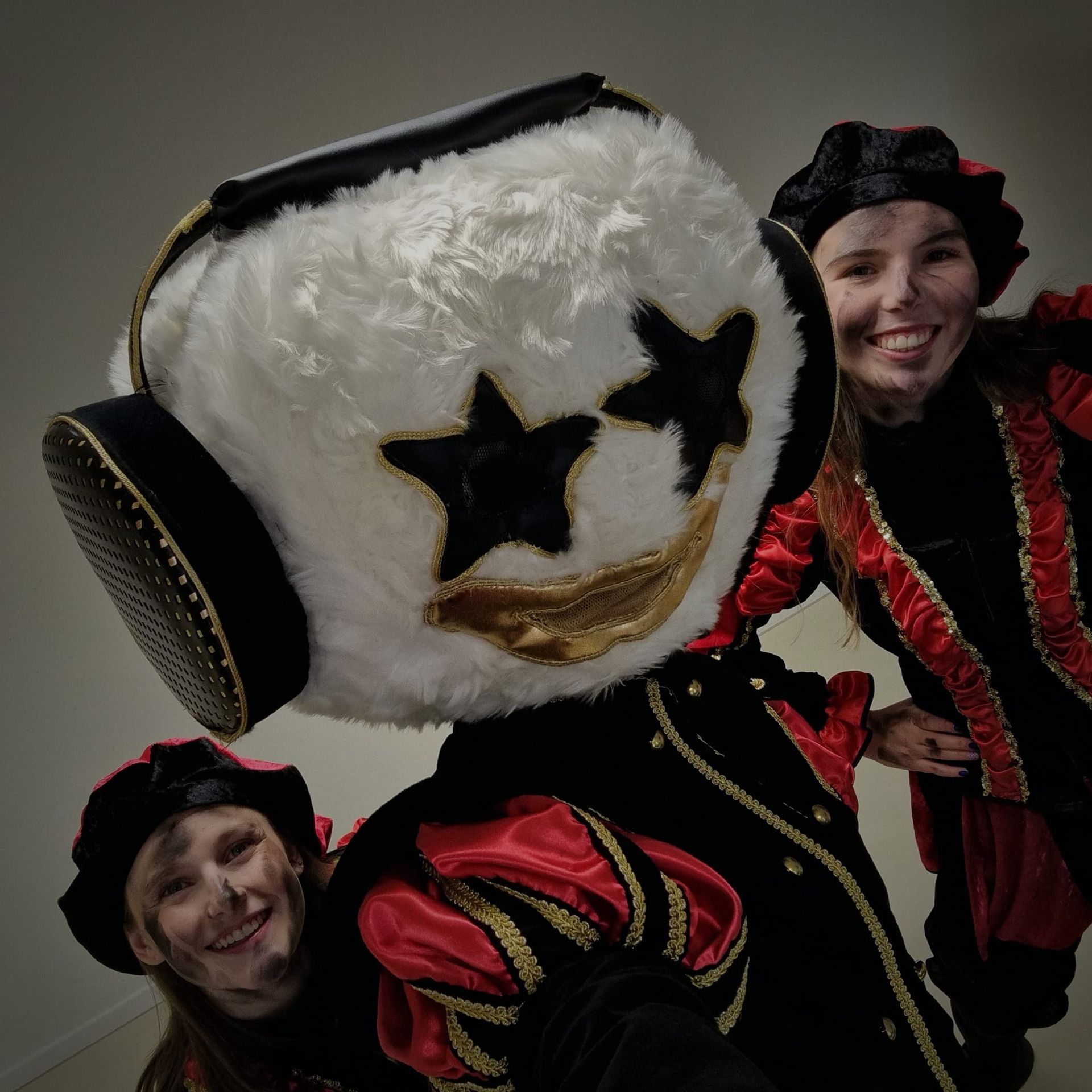Unieke Pietendisco voor een magische Sinterklaaservaring met danseressen en DJ